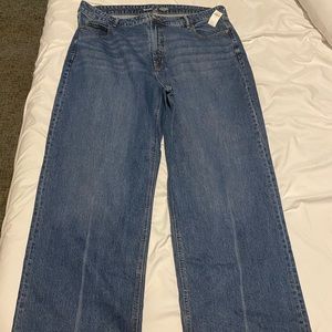 Old Navy Sky Hi Wide Leg jeans. NWT.